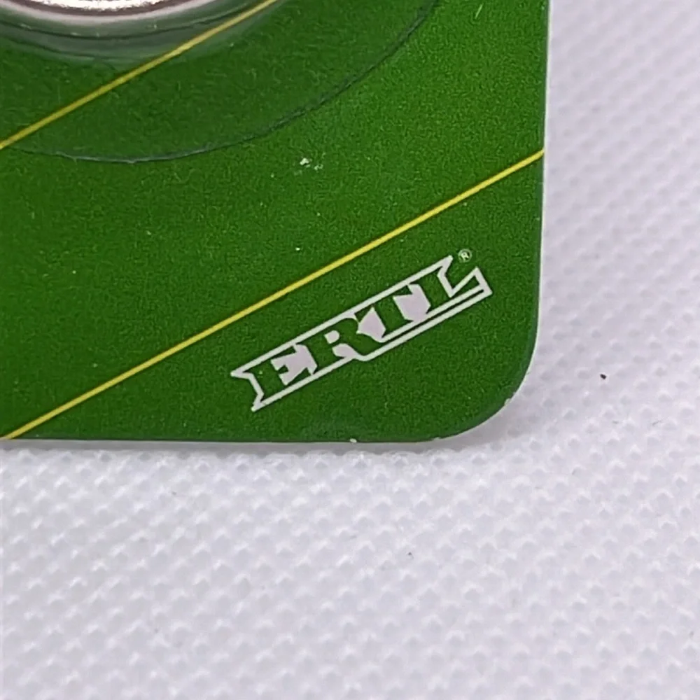 John Deere Tractor Keychain New in Box 1998 Green Ertl